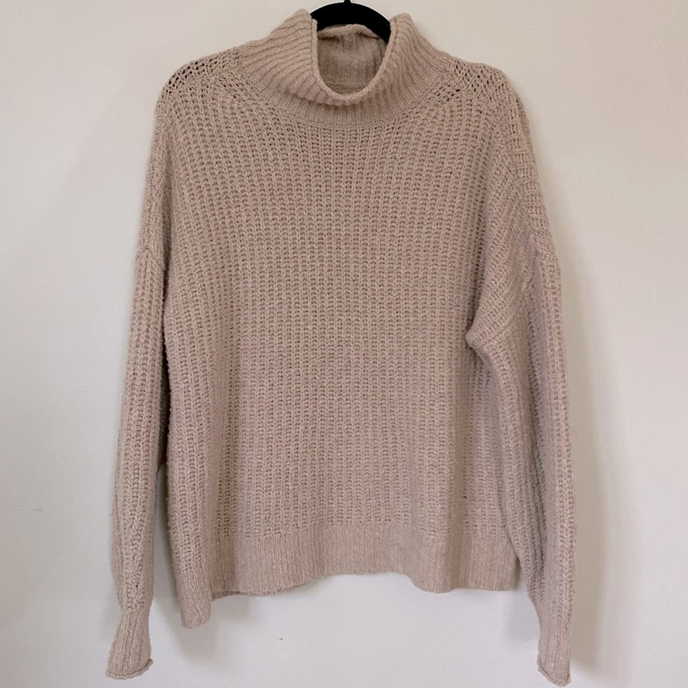 American Eagle, bulky cream sweater. Medium.